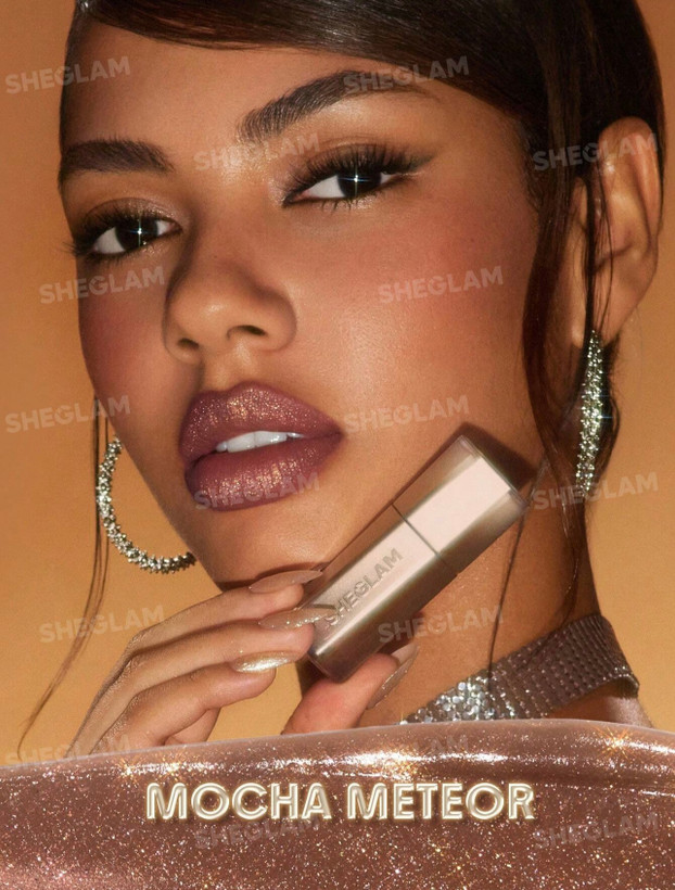 رژلب مایع گلیتری شاین مات شیگلم مدل SHEGLAM Stardust Swipe