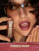 رژلب مایع گلیتری شاین مات شیگلم مدل SHEGLAM Stardust Swipe