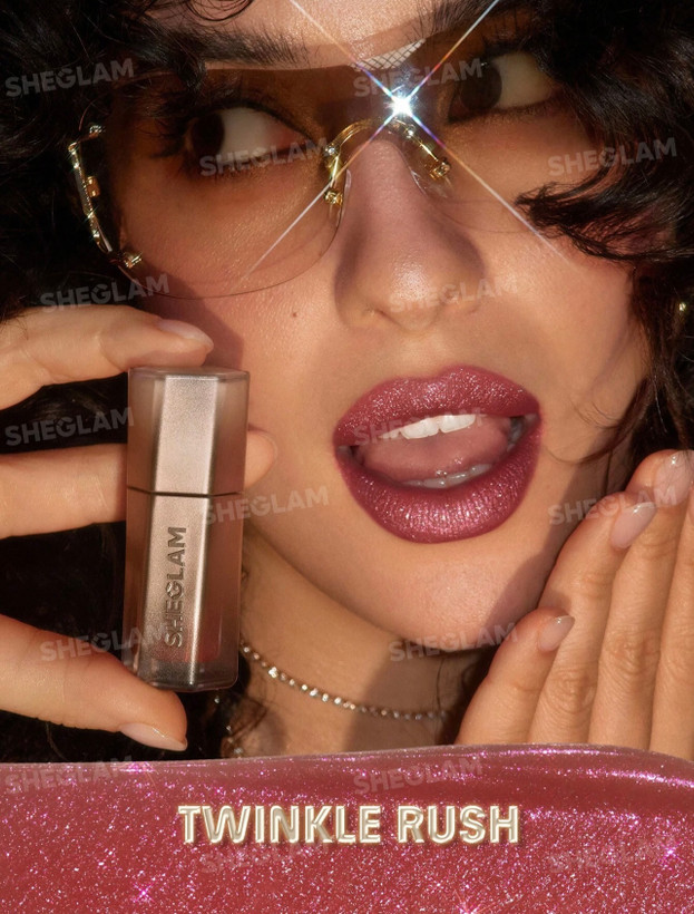 رژلب مایع گلیتری شاین مات شیگلم مدل SHEGLAM Stardust Swipe
