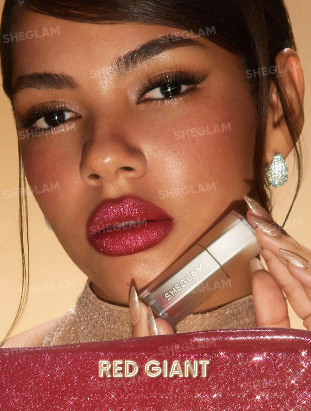 رژلب مایع گلیتری شاین مات شیگلم مدل SHEGLAM Stardust Swipe